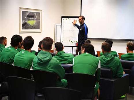 ערך אסיפה לפני האימון. לוזון (מכבי חיפה)