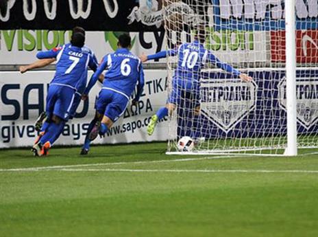 חגיגה של החניכים של רוני לוי (האתר הרשמי של אנורתוזיס)