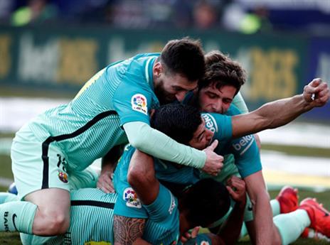 הקטלונים בטירוף. עלו לפסגה (getty)