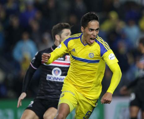 סקאריונה. גם הוא בתמונת ההרכב