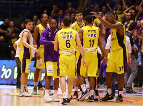 במקום הראשון בליגה (מנהלת הליגה)