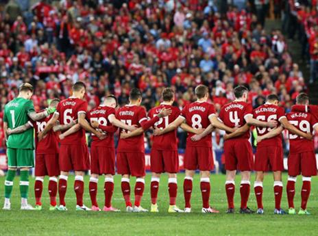 הקבוצות השתתפו בצער הקורבנות ממנצ'סטר (האתר הרשמי של ליברפול)