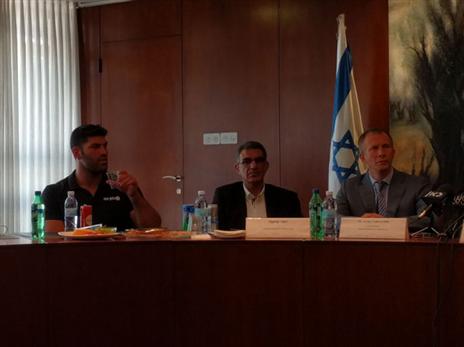 ששון במסיבת העיתונאים. התרגשות לקראת אירוח האליפות