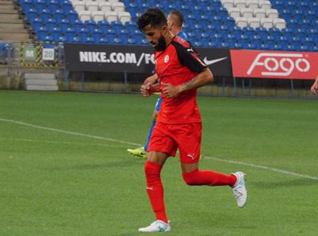 בן ביטון קיבל עדיפות על פני אלו במחנה האימון (האתר הרשמי של ב"ש)