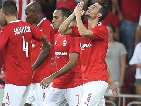 שער מרהיב לאיינבינדר בבכורה (אלן שיבר)