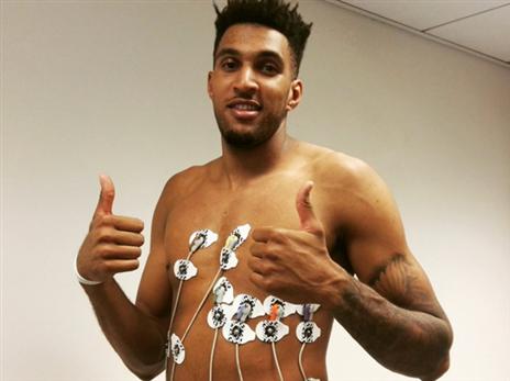 בולדן בבדיקות הרפואיות (האתר הרשמי של מכבי ת"א)