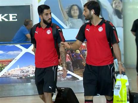 רחוקים 180 דקות מהחלום. שחקני ב"ש בנתב"ג