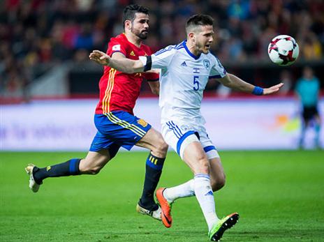 אופי חזק ובשיא הקריירה. גרשון מול קוסטה (getty)