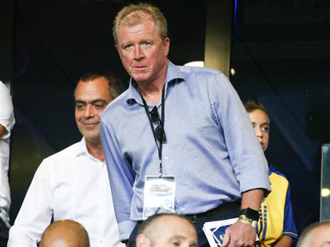 מקלארן ביציע מול בית"ר. המאמן הבא? (דני מרון)