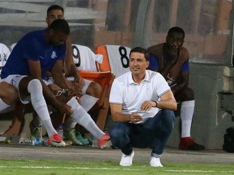 דורה. ניסה להוריד את השחקנים לקרקע (יוסי שקל)