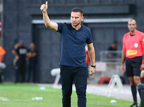 מאמין בשחקנים הצעירים שלו. בכר (צילום: דני מרון)