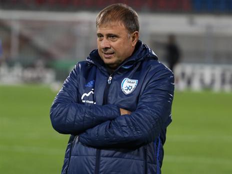 אלישע לוי. עדיין מתלבט בין שכטר למליקסון (ההתאחדות לכדורגל)