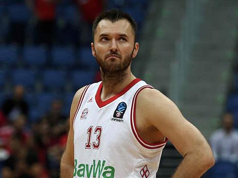 מצ'באן. קלע שמונה נקודות רצופות ברבע השלישי (אלן שיבר)