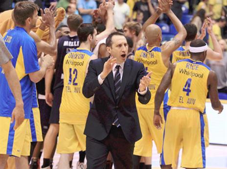 בלאט באותה עונה. "הוא אמר לי שאני לא משחק הגנה" (אלן שיבר)