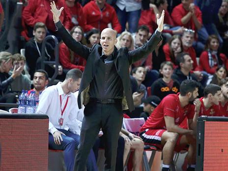 פרנקו. לקח סיכון עם בעיית העבירות של הווארד (אלן שיבר)