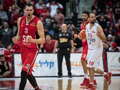 חגג על האקסית (מנהלת הליגה)