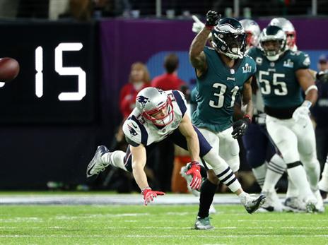 האיגלס הצליחו לשמור על יתרון קטן בסיום הרבע (getty)