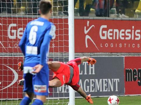 בקפריסין קוראים להרוש "ספיידרמן"