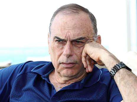 אברהם גרנט. "אין מקום טוב יותר מהספורט למלחמה בגזענות" (אלן שיבר)