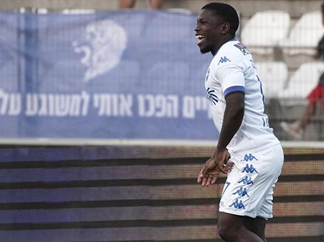 ק"ש מחפשת את החלוץ שישלים התקפה חזקה מאוד (אנצ'ו גוש, סוכנות ג'יני)