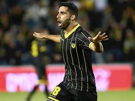 יחזק את האלופה. עזרא (דני מרון)