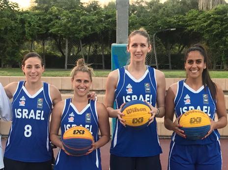 גם נבחרת הנשים עם סגל מרשים (צילום: איגוד הכדורסל)