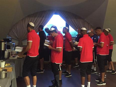 למרות המצב, אווירה מצוינת בחדרה