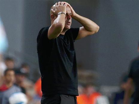 "לא צריך לספוג שערים כאלה". אבוקסיס (אלן שיבר)