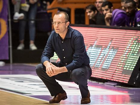 בעין שרה במחזור הפתיחה. שמיר (מנהלת הליגה)