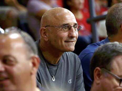 גם עופר שלח הגיע לצפות (אלן שיבר)