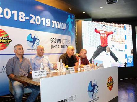 אירוע מכובד ב"לייט-האוס" (הדר ואן קולא, איגוד הכדוריד)