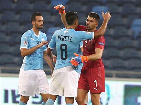 איינבינדר חוגג עם השחקנים: "אפשר להגיד שהאמון חזר" (אלן שיבר)