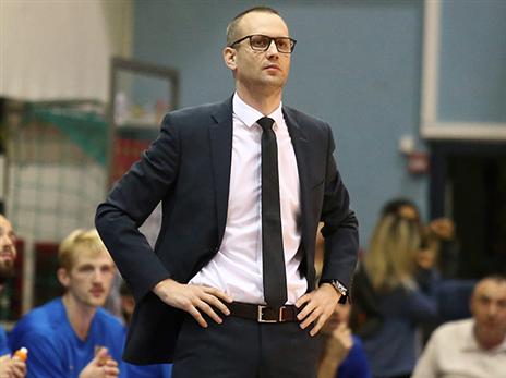 פוטוצ'ניק, פתיחת עונה לא טובה (אלן שיבר)