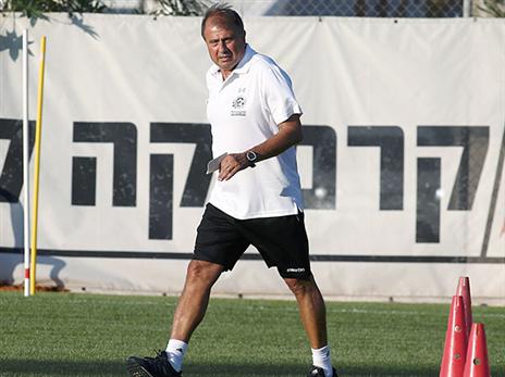 לא נכח בשיחה. לוי (אלן שיבר)