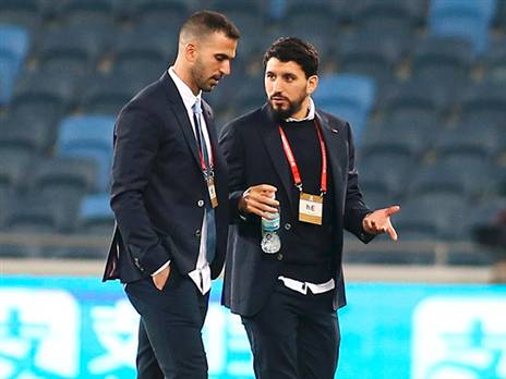 דגני עם אלמוג כהן. הוצב בהרכב ברגע האחרון