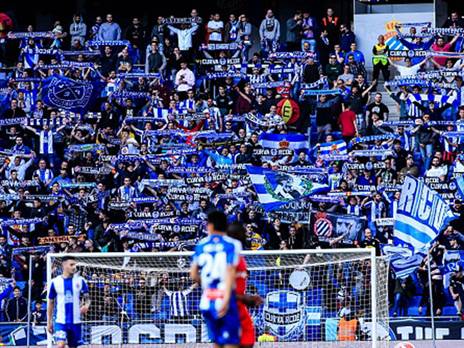 יכולים להישאר אופטימיים? אוהדי אספניול (getty)