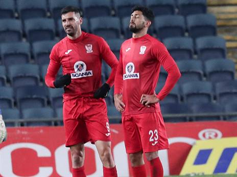 הסיכוי להינצל קטן (דני מרון)