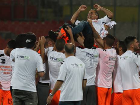 העזיבה שלו מעיבה על החגיגות. טסלפפה באוויר (צילום: ניר קידר)