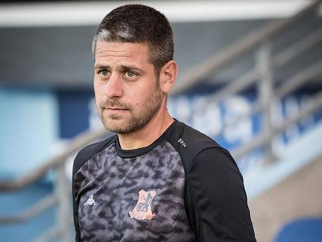 גוטמן, אבוקסיס מאחל בהצלחה (עודד קרני)