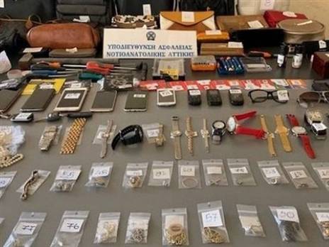 חלק מהשלל שגנבו הפורצים