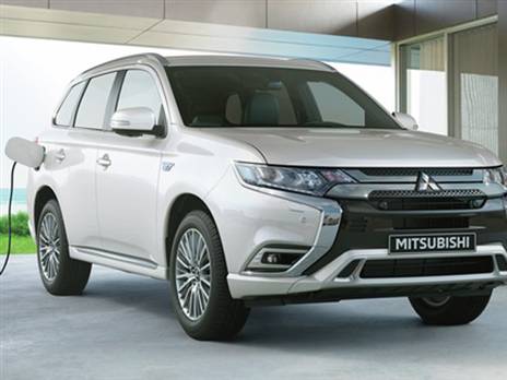 מיצובישי אאוטלנדר פלאג-אין