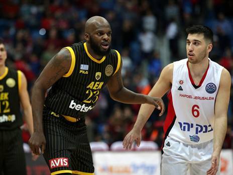 בא על הטיקט ההגנתי. גריפין (FIBA)