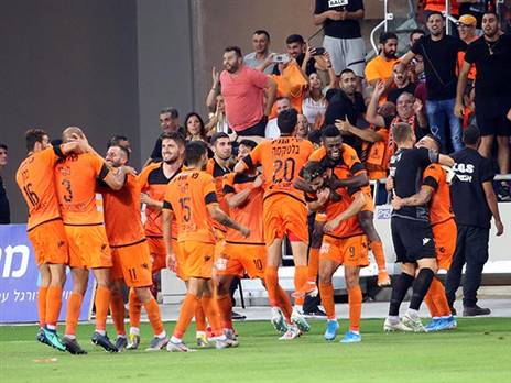 בדקה ה-98 הגיע שער הניצחון - והחגיגות בהתאם (אודי ציטיאט)