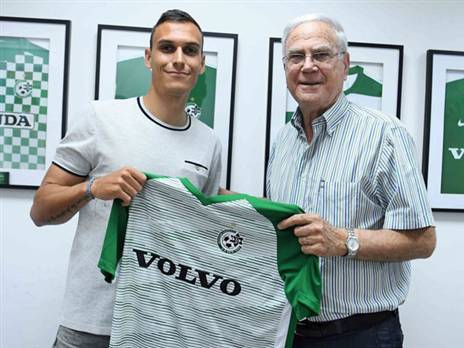 סיינסברי ושחר. בלבול מרוצה (האתר הרשמי של מכבי חיפה)