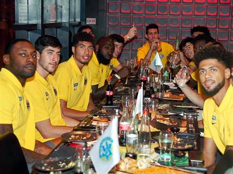 אנשי מכבי ת"א. זכו בטורניר הבאולינג (אלן שיבר)