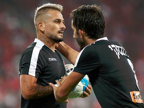 "מתחיל להיגעל מעצמי". בוזגלו (אלן שיבר)