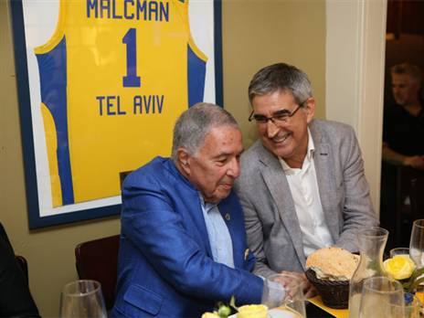 מזרחי וברתומיאו (צילום: מכבי ת"א, האפליקציה הרשמית)