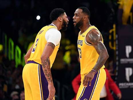 שיתוף פעולה מצוין בין קינג ג'יימס לדייויס (getty)