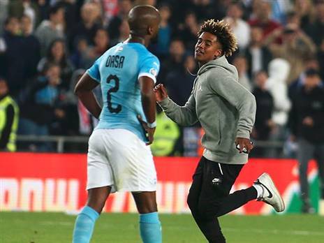 אין יריבות, אבל המוטיבציה לחדור לדשא גדולה יותר (אלן שיבר)