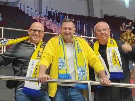 יש גם קהל צהוב בסנט פטרסבורג